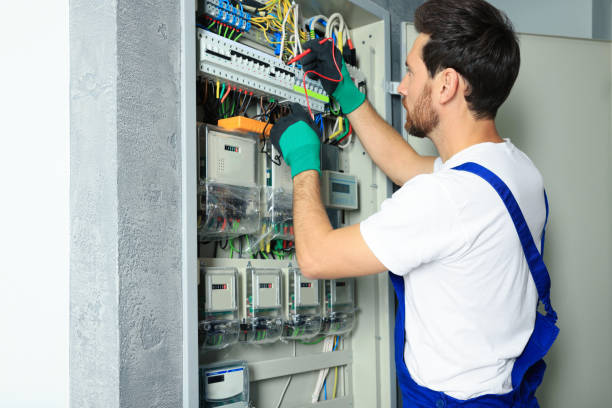 Best Electrical Contractors for Businesses  in Lakewood, CA